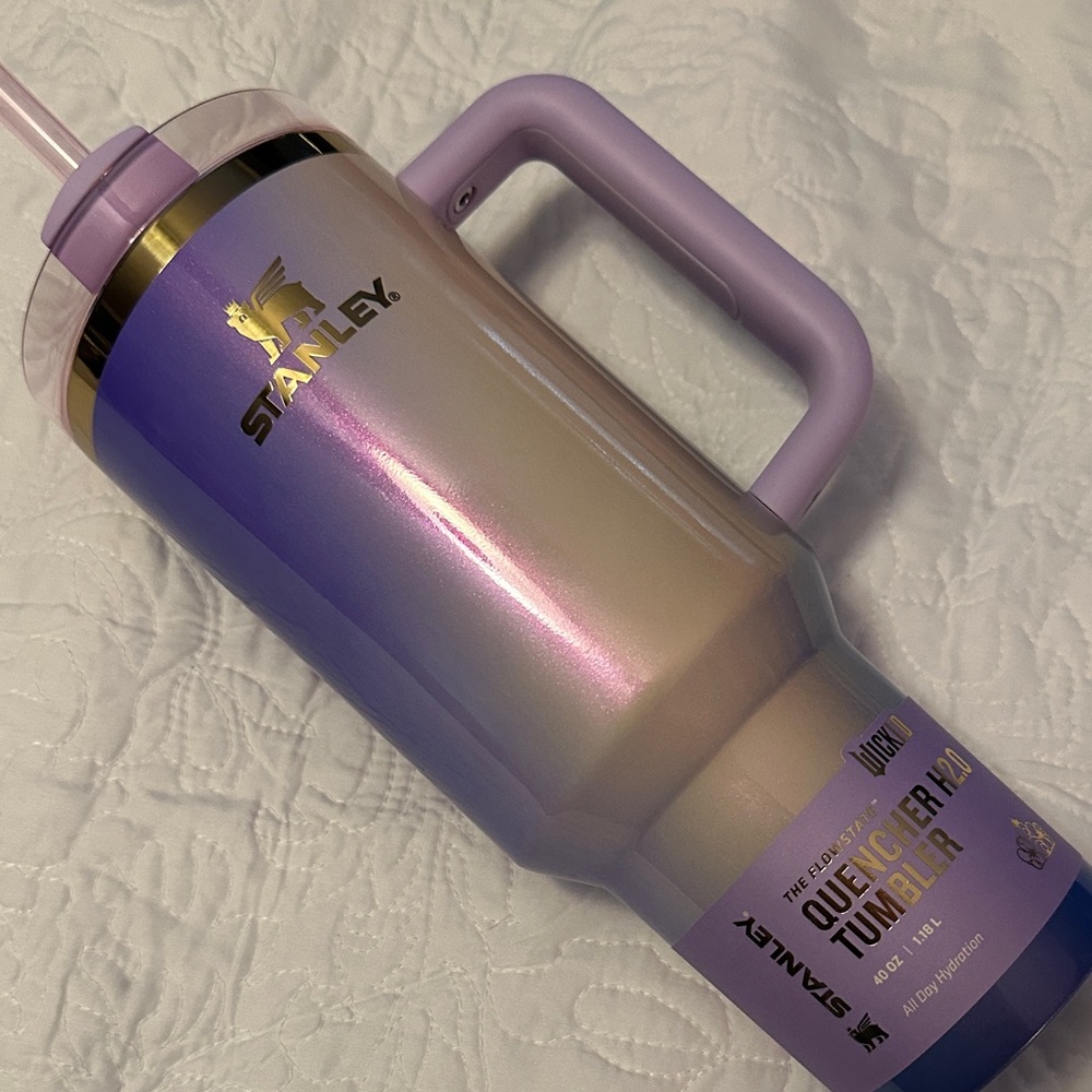 Stanley x Wicked Glinda for Good Shimmer 40 oz Tumbler New Color Change Purple